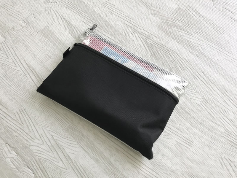 【札幌市の大きめ母子手帳に合うケース】100均のジッパー付きケースが実用的で使いやすい！